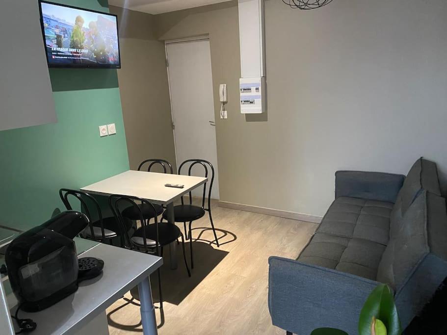 Appartement 4 - Hyper Centre - 1 A 4 Personnes Douai Kültér fotó